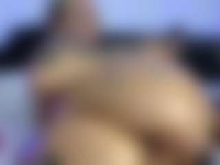 HornyLindzay's Live Sex Cam Show