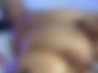 HornyLindzay's Live Sex Cam Show