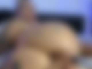 HornyLindzay's Live Sex Cam Show