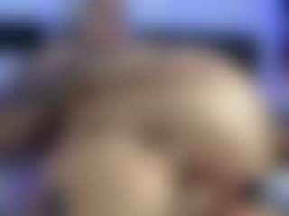 HornyLindzay's Live Sex Cam Show