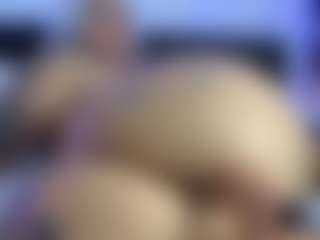 HornyLindzay's Live Sex Cam Show