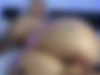 HornyLindzay's Live Sex Cam Show