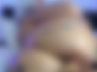 HornyLindzay's Live Sex Cam Show