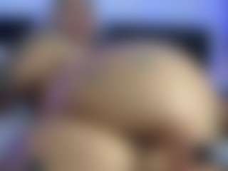 HornyLindzay's Live Sex Cam Show