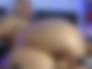 HornyLindzay's Live Sex Cam Show