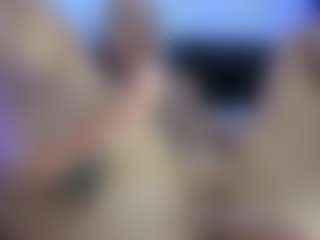 HornyLindzay's Live Sex Cam Show