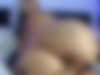 HornyLindzay's Live Sex Cam Show