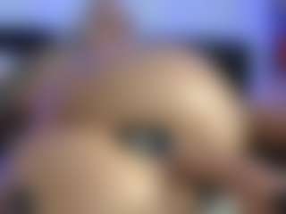 HornyLindzay's Live Sex Cam Show
