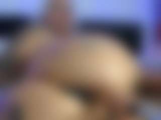 HornyLindzay's Live Sex Cam Show