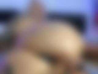 HornyLindzay's Live Sex Cam Show