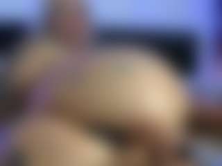 HornyLindzay's Live Sex Cam Show