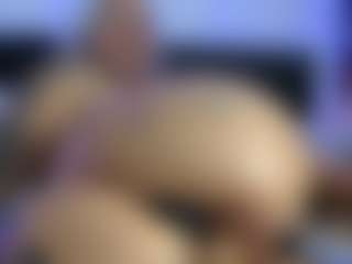 HornyLindzay's Live Sex Cam Show