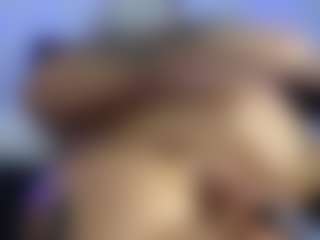 HornyLindzay's Live Sex Cam Show