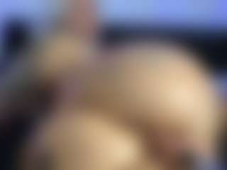 HornyLindzay's Live Sex Cam Show