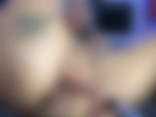 HornyLindzay's Live Sex Cam Show