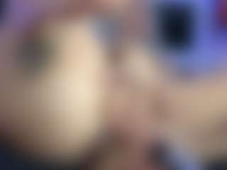 Live cam show with HornyLindzay - Bedroom on Dare Cams