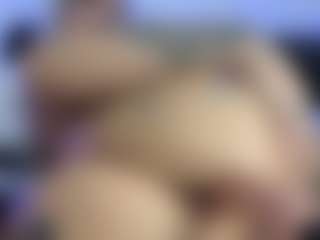 HornyLindzay's Live Sex Cam Show