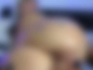 HornyLindzay's Live Sex Cam Show