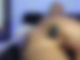 HornyLindzay's Live Sex Cam Show