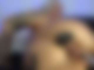 HornyLindzay's Live Sex Cam Show