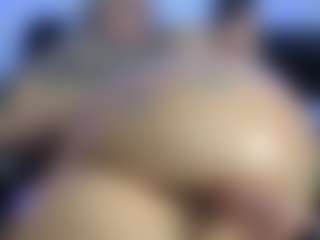 HornyLindzay's Live Sex Cam Show