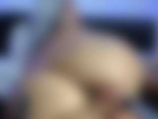 HornyLindzay's Live Sex Cam Show
