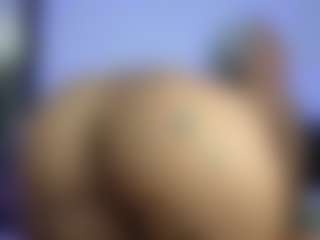 HornyLindzay's Live Sex Cam Show