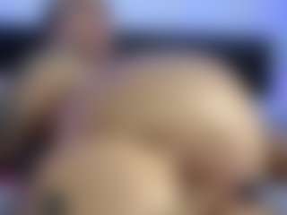 HornyLindzay's Live Sex Cam Show