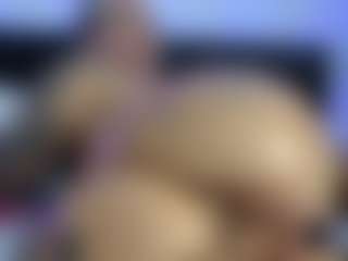 HornyLindzay's Live Sex Cam Show