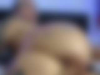 HornyLindzay's Live Sex Cam Show