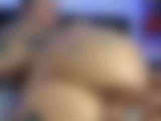 HornyLindzay's Live Sex Cam Show
