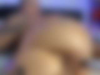 HornyLindzay's Live Sex Cam Show