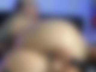 HornyLindzay's Live Sex Cam Show