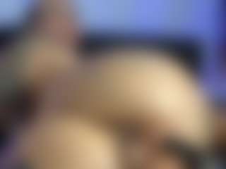 HornyLindzay's Live Sex Cam Show