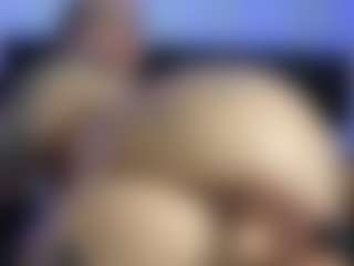 HornyLindzay's Live Sex Cam Show