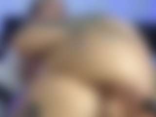 HornyLindzay's Live Sex Cam Show