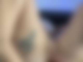 HornyLindzay's Live Sex Cam Show