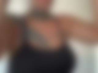 HornyLindzay's Live Sex Cam Show