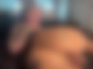 HornyLindzay's Live Sex Cam Show