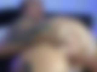 HornyLindzay's Live Sex Cam Show