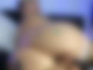 HornyLindzay's Live Sex Cam Show