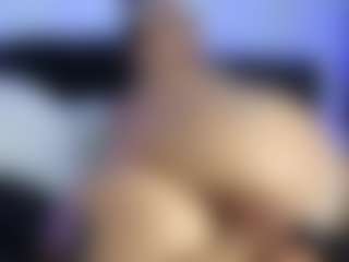HornyLindzay's Live Sex Cam Show