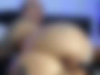 HornyLindzay's Live Sex Cam Show