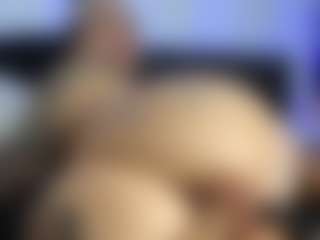HornyLindzay's Live Sex Cam Show
