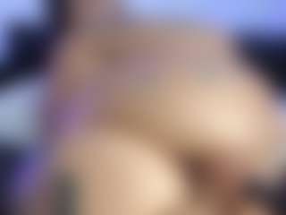 HornyLindzay's Live Sex Cam Show