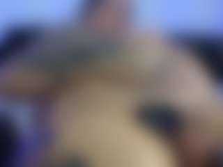 HornyLindzay's Live Sex Cam Show