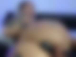 HornyLindzay's Live Sex Cam Show