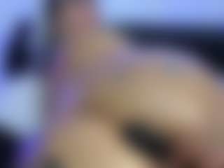 HornyLindzay's Live Sex Cam Show