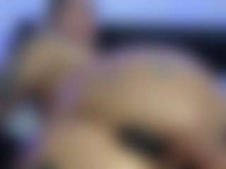 HornyLindzay's Live Sex Cam Show