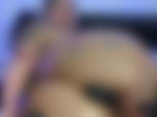 HornyLindzay's Live Sex Cam Show
